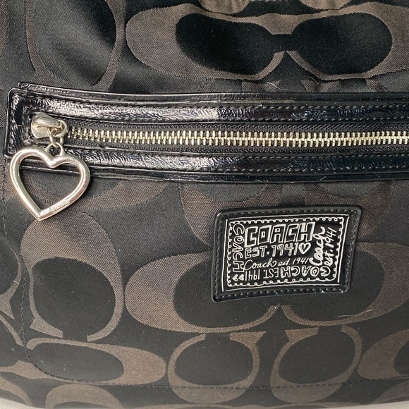 Coach Black Daisy Shoulder Bag L1281-F20064. EUC. - Picture 4 of 11